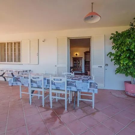 Konukevi La Palazzina Nel - Goelba 3*