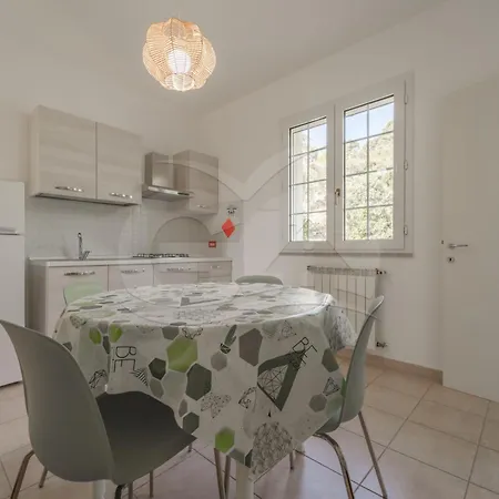 Affittacamere La Palazzina Nel - Goelba