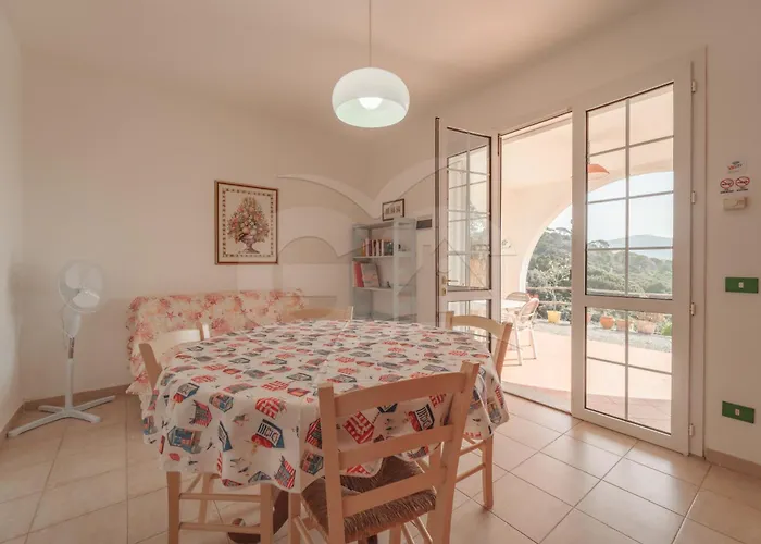 La Palazzina Nel - Goelba Гостевой дом 3*